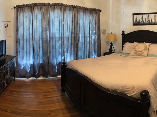 Zylee’s House on Choctaw is just a short walk to downtown Tahlequah.