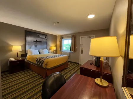 Jolly Roger Inn & Resort