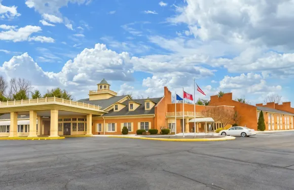 拉福德-西布萊克斯堡I-81品質酒店