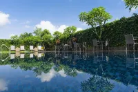 Solaris Hotel Malang - Pools