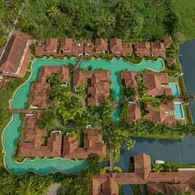 Kumarakom Lake Resort Hotel Exterior