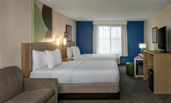 Spark by Hilton Denver International Airport