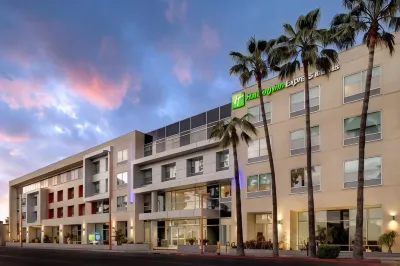 Holiday Inn Express & Suites Glendale Downtown Hotels near Gallery Godo