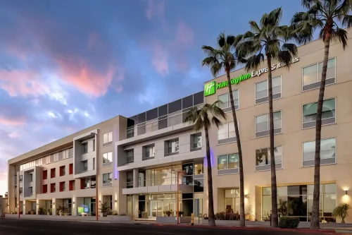 Holiday Inn Express & Suites Glendale Downtown Hotel di Glendale