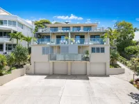 Crystal Shores Sunshine Beach - 4-Star