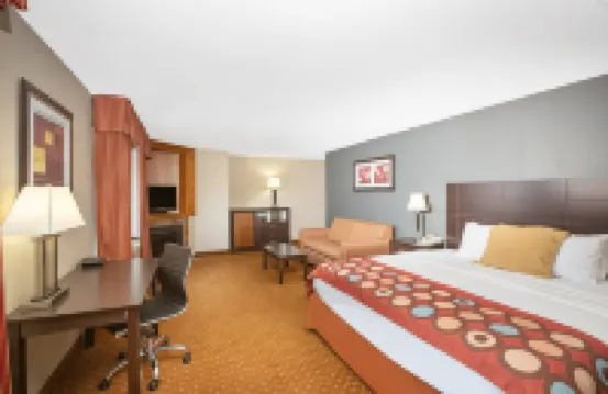 AmericInn by Wyndham Coralville Hotels in Coralville