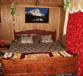 Taj palace Houseboat