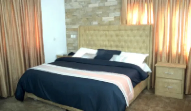 Adanma Hotel and Suites