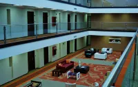 Altamira Village Hotel & Suites - 3-Star