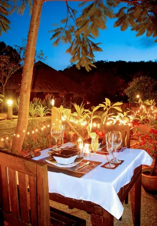 Faasai Resort & Spa Отели рядом с достопримечательностью «Hin Kong Temple»