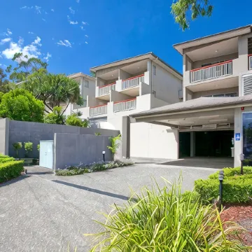 Noosa Heads Motel Отели рядом с достопримечательностью «Торгово-развлекательный центр Noosa Junction»