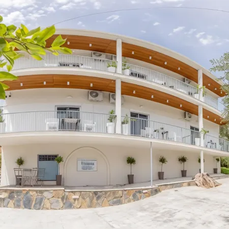 Pteleo Apartments