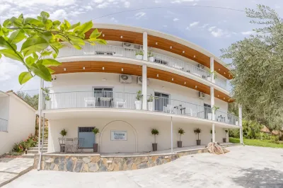 Pteleo Apartments Hotel a 