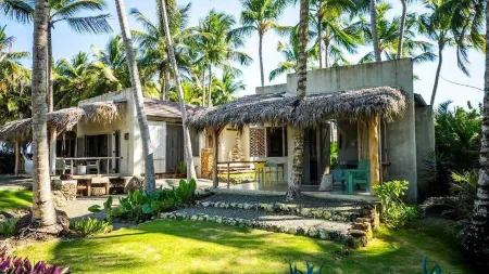 Casa Taina- 5 Bungalows, swimming pool- OCEANFRONT w/Butler and Chef