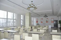 Huifeng Business Hotel (Lingyuan East Street)
