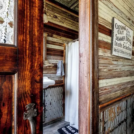 8 Minutes from Round Top! Your Silo-Bration DestinationCOOP-A-Cabana Silo #3
