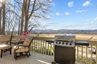 Brevard Mountain View Villla - Mountain view