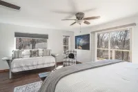 Farmhouse on 160 Acres. Stocked Ponds, Firepits. Just 30 minutes from Tulsa! - 4 étoiles