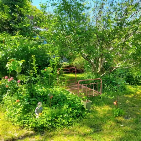 Beautiful beachside house and garden - 2 minutes from the beach!