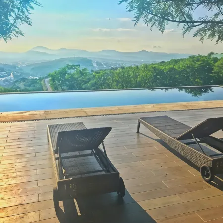 Casa Moderna con Recamara en Planta Baja, Juriquilla
