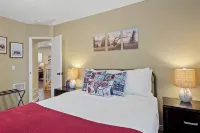 Fall Getaway ~ 5 BR Family Retreat, Game Room, Fire Pit, Minutes to SkyPark