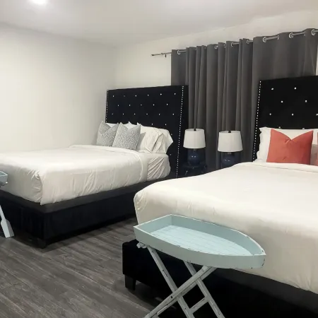 Oasis 3 Beds House Heated Pool, close to Strip and Fremont St! Отели рядом с достопримечательностью «Поле для диск-гольфа Mountain Crest Disc»