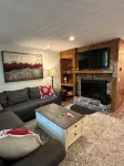 Charming 2-bedroom Stratton Mountain Condo with shuttle service