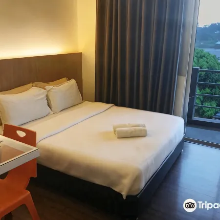 Place2Stay Business Hotel - Waterfront