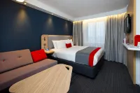 Holiday Inn Express LONDON - LUTON AIRPORT by IHG