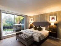 Mercure Sheffield Kenwood Hall & Spa Hotels near Bishop's House