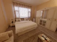 Italian House Hotel