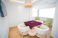 Changchun Lanhai Tangquan Business Hotel