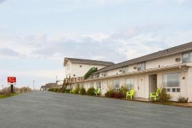 Econo Lodge Inn & Suites