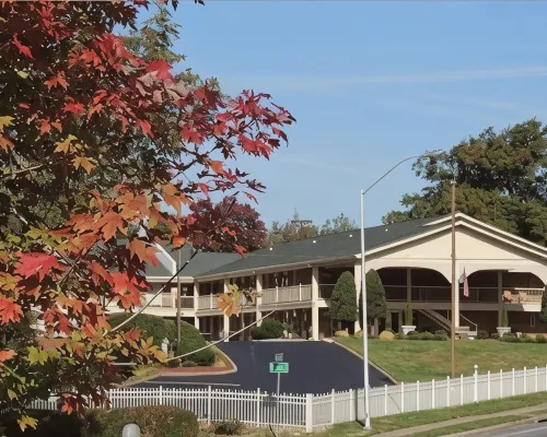 The Guest Lodge Gainesville Hotels in Hall County