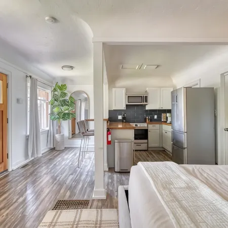 The Octagon by Stay Portland - Multnomah Village