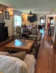 5 Blocks To The Beach ~ 2 Blocks To Downtown ~ Walk To Everything!