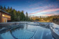 Alaska Slopes | Hot Tub, Gym & Guest House