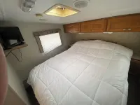 Lakeside 2-bedroom RV in charming Hartsville with AC, WiFi - 무료 와이파이