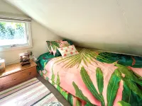 Cozy cabin with deck and fireplace steps from White Pond Lake. Dog friendly. Hotels in Kent