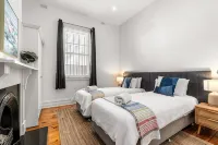 The Arches- Near Adelaide Oval, Restaurants, Parks, City - 4-Star