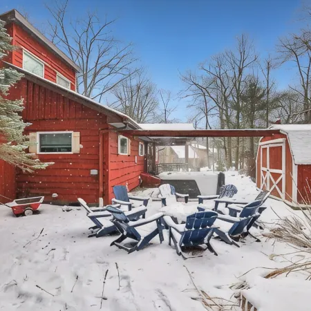 Mins to Skiing! Hot Tub-Fire Pit-Hammock-BBQ-Games