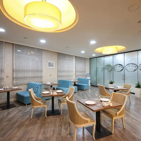 Empire Hotel Отели рядом с достопримечательностью «Площадь Свободы»