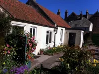 No50 - one bedroom cottage, south facing courtyard in Crail. Hotels in Crail