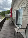 Charming 2-bedroom house with private dock in  Draper Va on Claytor Lake - 3-Star