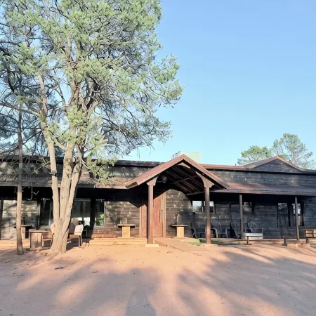 2 Acre Cozy Rim Country Escape