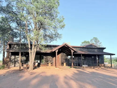2 Acre Cozy Rim Country Escape