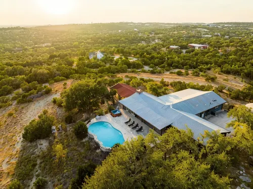 Legendary 3 Bedroom Estate with Pool & Hot Tub! - 4-Star