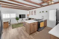 Modern Apartment Near Disneyland - Free Parking - Condos