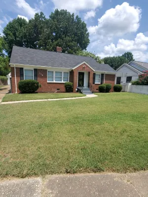 Cozy 3-bedroom bungalow in marvelous Memphis with AC, WiFi - 방갈로