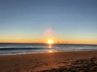Waterfront Gorgeous Beach Home-Sunsets & Spa Bath